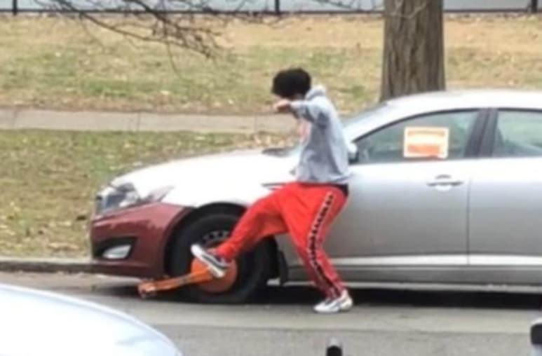 Las acciones del hombre se volvieron virales en TikTok (CAPTURA)