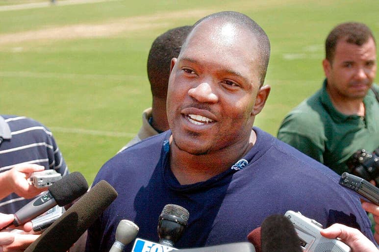 Josh Evans, tackle defensivo que fue titular con los Titans de Tennessee en el Super Bowl de 2000, ha fallecido. Tenía 48 años. (ESPECIAL)