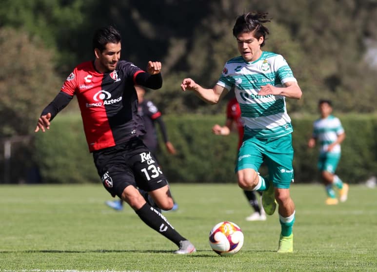 En el primer duelo fraternal entre Atlas y Santos Laguna dentro del Clásico Orlegi, ambos equipos igualaron 0-0, en partido correspondiente a la categoría Sub-20. (CLUB SANTOS)