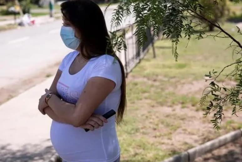 Debido a que la razón del embrazo no entra en las tres causales para permitir el aborto, las mujeres afectadas por los anticonceptivos dañados se ven en dificultades (ESPECIAL)  