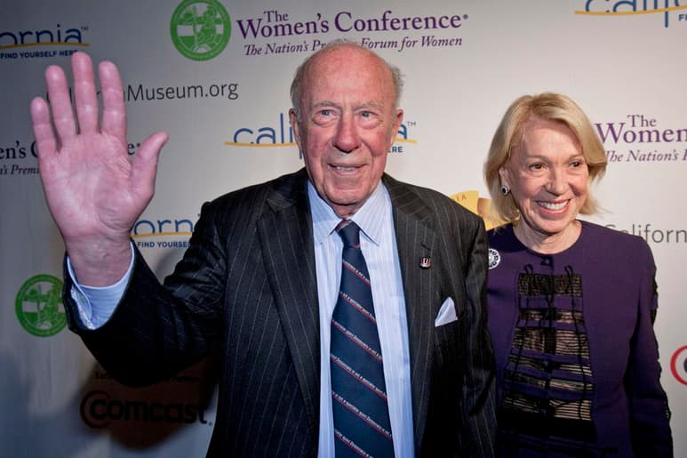 Shultz ocupó tres cargos ministeriales bajo presidencias republicanas en una larga carrera de servicio público. (EFE)