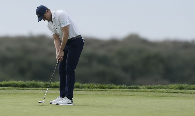 Junto a Rory McIlroy, Carlos Ortiz tuvo la mejor ronda de ayer en el Phoenix Open, pero el mexicano terminó empatado en cuarto lugar. (ARCHIVO)
