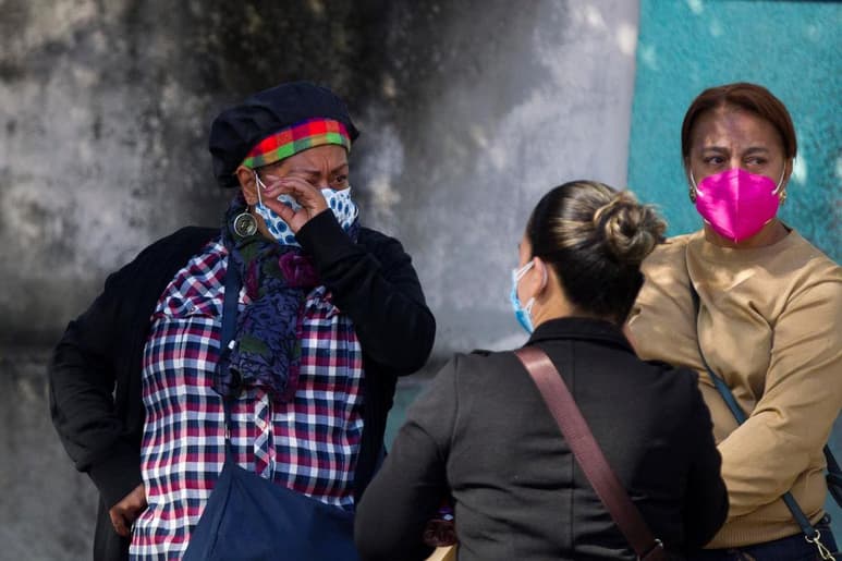 La pandemia de la COVID-19 en Honduras sigue siendo alarmante, sin que su población tenga certeza de cuándo llegarán las vacunas contra la mortal enfermedad, aunque el Gobierno ha venido diciendo que las primeras son esperadas para la segunda quincena de febrero, a lo que muchos sectores son escépticos. (ARCHIVO)