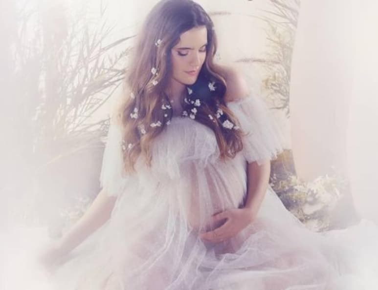 La hija de Alejandro Fernández realizó una pequeña reunión en donde sus amigas más cercanas y su hermana América estuvieron presentes para festejar la llegada de su primogénita quien tendrá a lado de su esposo, Francisco Barba. (Especial)