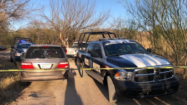 Una fuerte movilización de cuerpos de seguridad y rescate de los tres niveles de gobierno se registró durante la tarde de este lunes, a orillas del río Bravo en el municipio de Piedras Negras; al reportarse la presencia de un cuerpo sin vida flotando en sus aguas; lográndose la recuperación del cadáver de una persona del sexo masculino. (CORTESÍA)