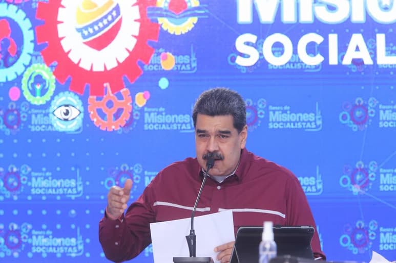 El presidente de Venezuela, Nicolás Maduro, anunció este martes que la próxima semana arribarán al país las primeras 100,000 dosis de la vacuna rusa contra la COVID-19, Sputnik V. (ESPECIAL)