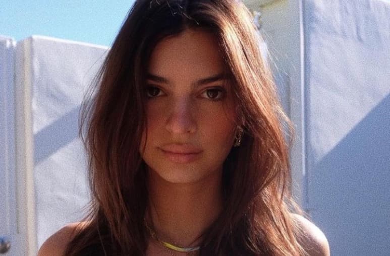 La modelo británica ha compartido para sus seguidores en redes sociales el progreso de su embarazo (@EMRATA)
