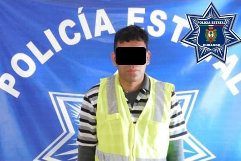 Uno de los motociclistas fue arrestado por las autoridades. (EL SIGLO DE TORREÓN)