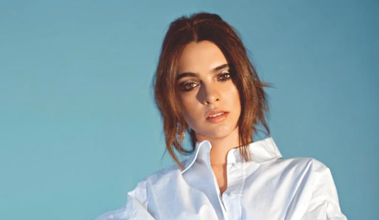 La actriz venezolana, Scarlet Gruber, ha trabajado en varios proyectos nacionales, el más reciente es la telenovela Quererlo todo; en entrevista habló de dicha producción de Ignacio Sada y de sus sentimientos hacia la República Mexicana.