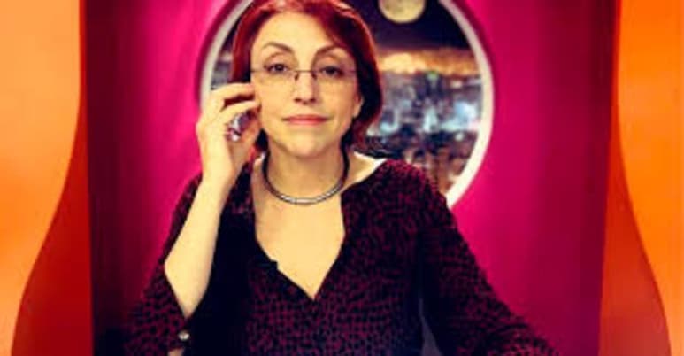 En un par de meses Fernanda Tapia pasó de tener uno de los programas más vistos de la tv de paga, tener un show en cartelera teatral y un programa de radio, a quedarse sin empleo, todo por culpa de la pandemia, no obstante hoy la conductora se siente afortunada de haber encontrar una fuente de trabajo, pues dice, la situación en el país está más grave de lo que se piensa. (Especial)