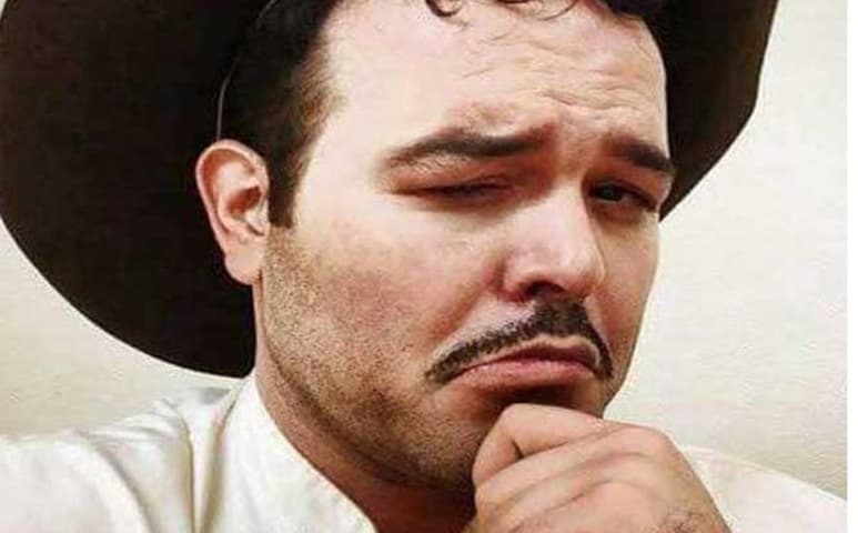 La noche del jueves se dio a conocer el fallecimiento del comediante e imitador Carlos Bardelli, quien alcanzó popularidad en el país entre 2013 y 2015 gracias a sus participaciones en el reality show Parodiando de Televisa. (ESPECIAL)