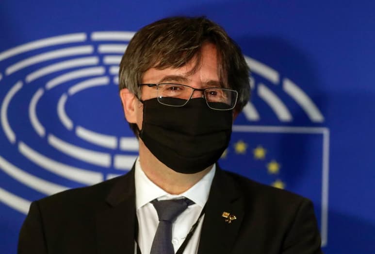 La Comisión de Asuntos Jurídicos del Parlamento Europeo tiene previsto continuar revisando, para su posterior votación, la solicitud del levantamiento de inmunidad de Carles Puigdemont, Toni Comín y Clara Ponsatí los próximos 22 y 23 de febrero, lo que significa que, de cumplirse el calendario, la Eurocámara emitiría el voto final en el pleno del 8 al 11 de marzo. (ARCHIVO)