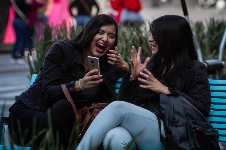 Este 14 de febrero se celebrará de una manera diferente y, como en los últimos meses, el internet, las redes sociales y las apps serán grandes aliados para poder festejar de manera segura. (ARCHIVO)