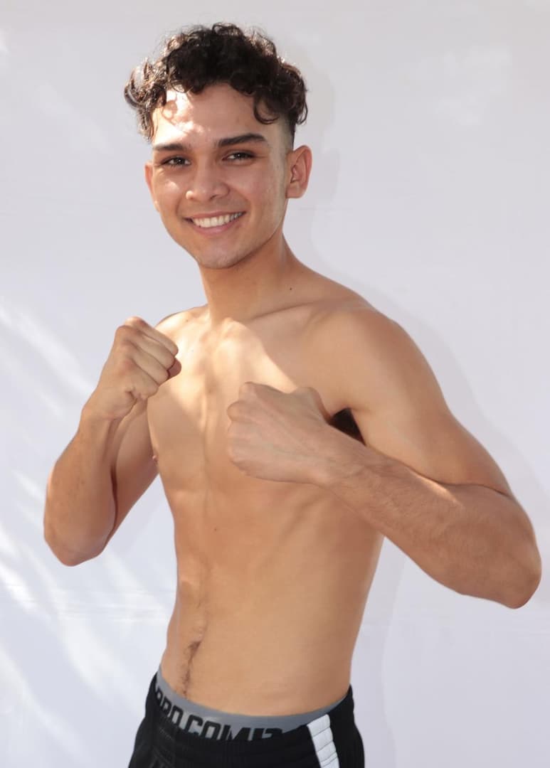 El sinaloense Rosario 'Pinocho' Sánchez, era un niño inquieto que disfrutaba lo mismo entrenar boxeo que jugar un partido de beisbol. Sabía que su legado estaría encaminado al boxeo, sin embargo, no esperaba que una terrible enfermedad lo sorprendería a temprana edad. (EL SIGLO DE TORREÓN)