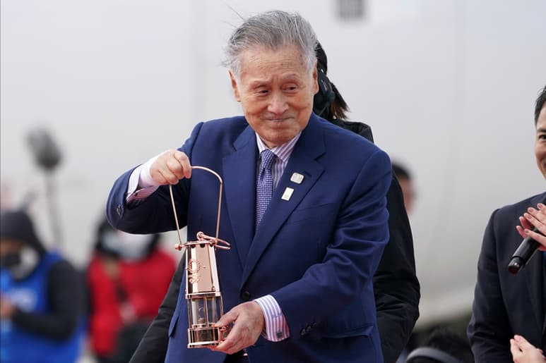 Yoshiro Mori tuvo que dejar el cargo debido a unos comentarios sexistas que hizo la semana pasad (AP)