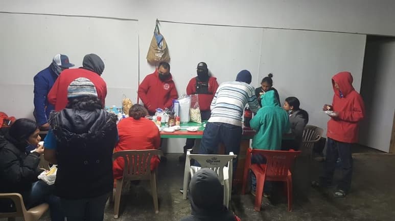 Francisco Contreras Obregón, coordinador de Protección Civil en las regiones ya mencionadas, dio a conocer que durante la noche del viernes se dio refugio y atendió a un total de 33 personas, de las cuales 13 se atendieron en el municipio de Nava, 11 en el municipio de Acuña, 05 en Rosita, 03 en Piedras Negras y 01 en Múzquiz.
(EL SIGLO DE TORREÓN)