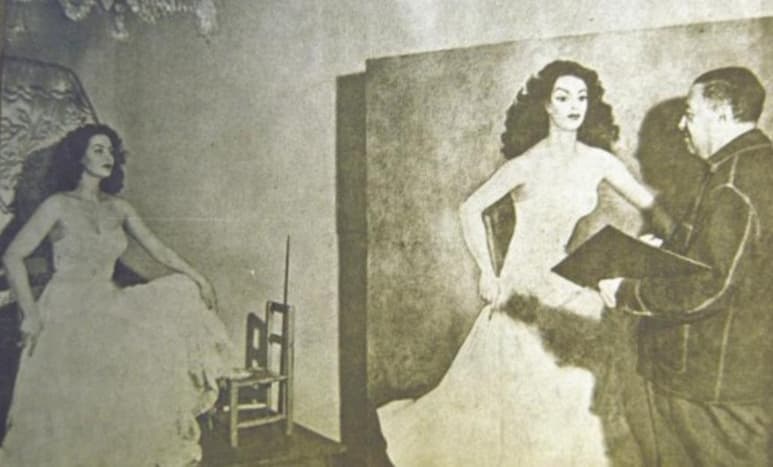 María Felix era una mujer cuya presencia se notaba en cualquier lugar en el que ella entraba, por lo tanto, a la diva del cine mexicano no le faltaron admiradores, quienes hacían de todo con tal de estar cerca de ella. (El Universal)