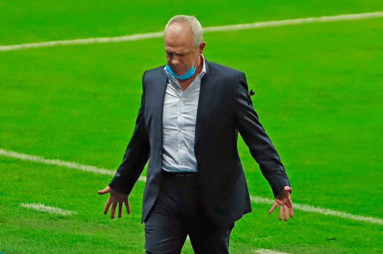 Javier Aguirre vuelve a la Comarca, donde su último partido fue la final que le ganó Santos a Pachuca en el torneo Verano 2001. (Especial)