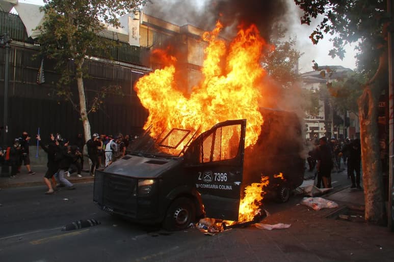 Chile vivió a finales de 2019 la crisis social más grave desde el fin de la dictadura de Augusto Pinochet. (ARCHIVO)