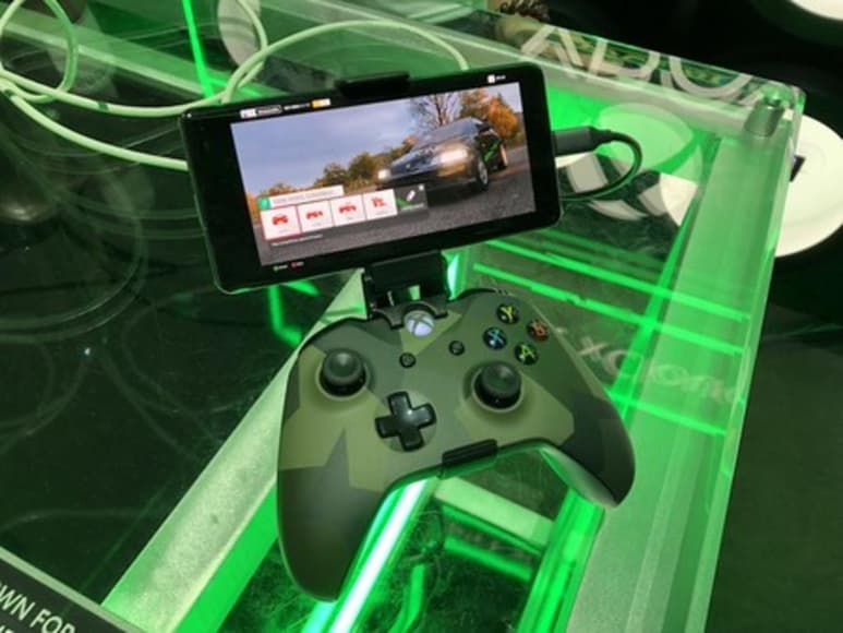 Los videojuegos ya no se limitan a una consola, una TV o una PC, se pueden llevar a cualquier lugar a través de nuestros dispositivos móviles pero los títulos varían según la plataforma y, no siempre es posible guardar la partida en un equipo para continuarla en otro,m pero eso va a cambiar con servicios como xCloud que, además, pronto estará llegando a los navegadores web. (Especial)