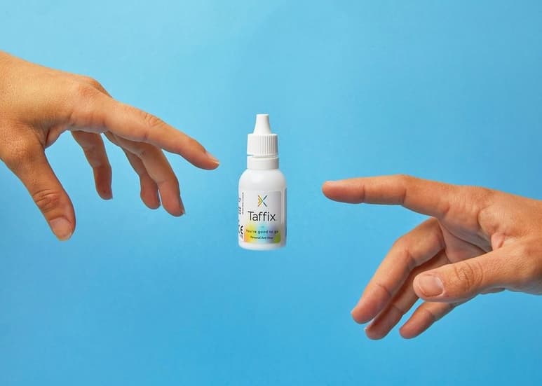 El spray nasal que frena el coronavirus y funciona a los 50 segundos de haberlo aplicado. (INSTAGRAM / @taffix_uk)