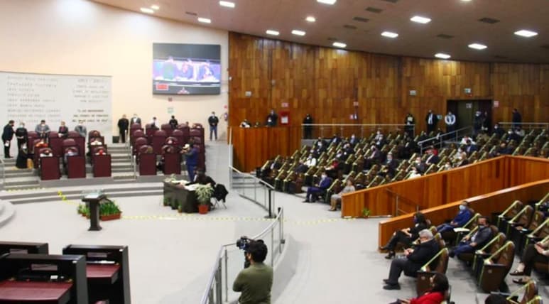 Al comparecer ante el Congreso del Estado, la fiscal Verónica Hernández Giadáns, informó que se realizaron las promociones de actualización pertinentes ante el Sistema Nacional de Seguridad Pública (SNSP).
(ESPECIAL)