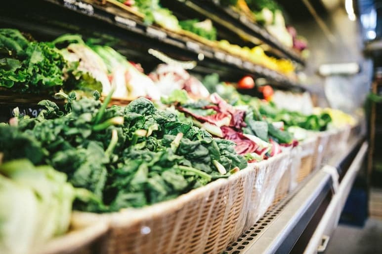 Fresa, naranja, piña, papaya, sandía, tamarindo, mamey, lechuga, papa, pepino y zanahoria son algunas de las frutas y verduras de temporada en febrero, dieron a conocer la Procuraduría Federal del Consumidor (Profeco) y la Secretaría de Economía, por lo que incluir estos alimentos en tu dieta diaria, además de traer beneficios a la salud, le harán bien a tu bolsillo, ya que suelen ser mucho más económicas. (Especial)