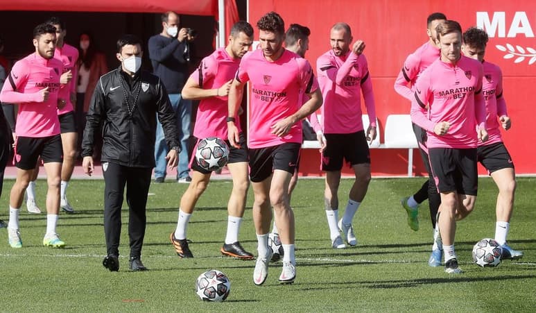 Sevilla llega al partido de hoy con una racha de nueve victorias. (EFE)