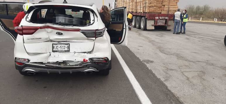 Del percance las autoridades no reportaron lesionados, únicamente daños materiales. (EL SIGLO DE TORREÓN)
