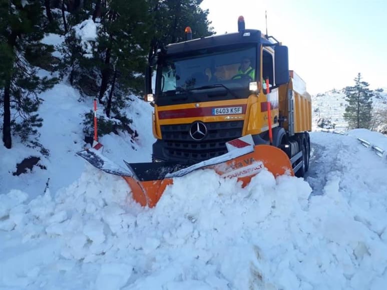 Lo único cierto era que estaba harto de la nieve acumulada tras el paso de una tormenta. (INTERNET)