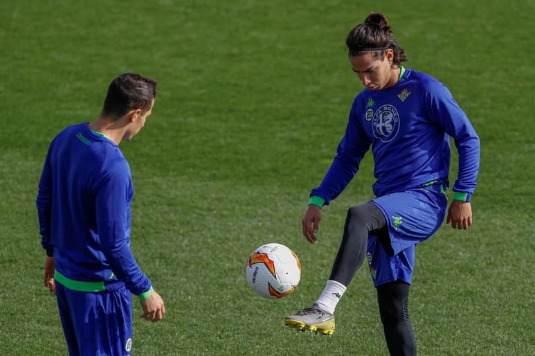 Andrés Guardado se desempeña como centrocampista del Real Betis y resaltó el éxito de su compañero Diego Lainez, quien en las últimas fechas ha demostrado gran nivel, a pesar de que ha sido muy criticado tanto en Europa como en México. (ARCHIVO)