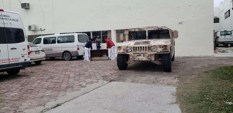 Debido a las dificultades que ha generado el clima en la región norte de Coahuila, el inicio de la vacunación de adultos mayores en los municipios de Hidalgo y Guerrero, podría retrasarse hasta la próxima semana; mientras tanto, las vacunas se mantienen en resguardo en las instalaciones del Centro de Salud de la colonia Mundo Nuevo. (RENÉ ARELLANO)