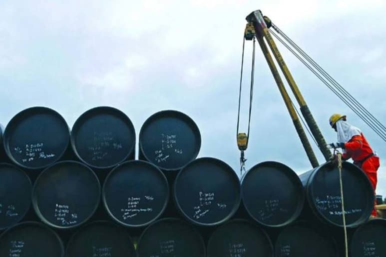 Pemex dio a conocer que vendió la mezcla mexicana de petróleo en 59.80 dólares por barril.