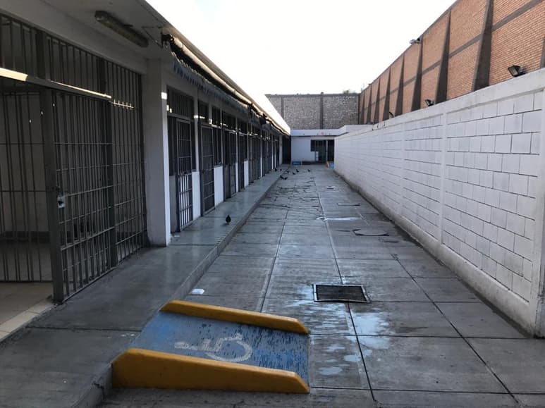 El hombre fue trasladado a las celdas del Centro de Detención Temporal del Tribunal de Justicia Municipal (TJM). (EL SIGLO DE TORREÓN)