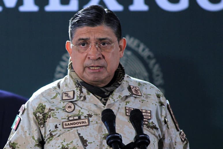 López Obrador destacó que el contagio del alto mando militar fue porque, no se aprovechó del cargo, y no se vacunó ni en público ni en privado en contra del nuevo coronavirus. (EFE)