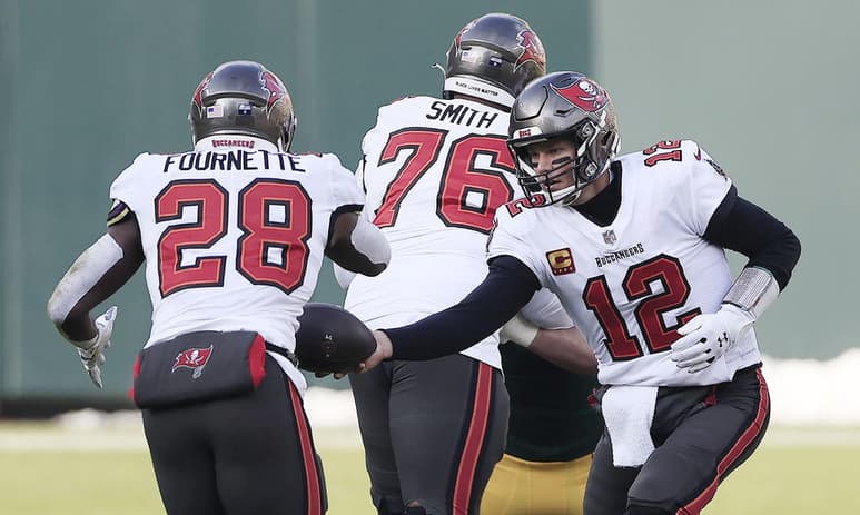 La Liga Nacional de Fútbol Americano (NFL) informó a los equipos que el tope salarial del 2021 no será inferior a 180 millones de dólares, un ligero aumento con respecto al acuerdo anterior del año pasado entre la liga y el Sindicato de Jugadores. (ESPECIAL)