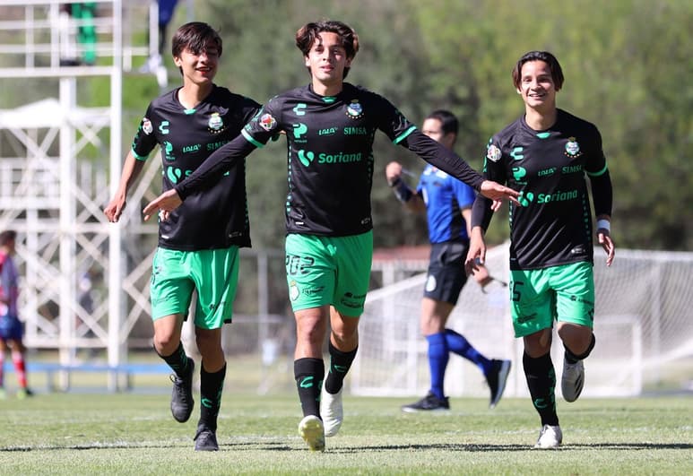 Jordan Carrillo tuvo una jornada de ensueño, marcó tres goles. (ESPECIAL)
