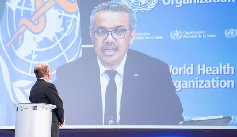 El director general de la Organización Mundial de la Salud (OMS), Tedros Adhanom Ghebreyesus, subrayó hoy que los líderes globales deben apoyar un 'tratado contra las pandemias' con el que el mundo pueda afrontar futuras crisis sanitarias tras aprender las lecciones de la actual. (EFE) 

 