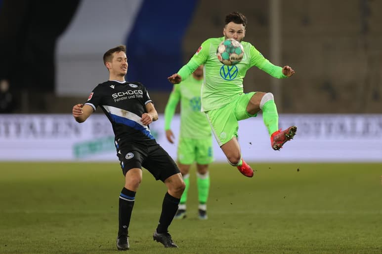 Un Wolfsburg en forma perfecta reforzó sus posibilidades de avanzar a la próxima Liga de Campeones, al golear el viernes 3-0 al Arminia Bielefeld en la Bundesliga. (ESPECIAL)