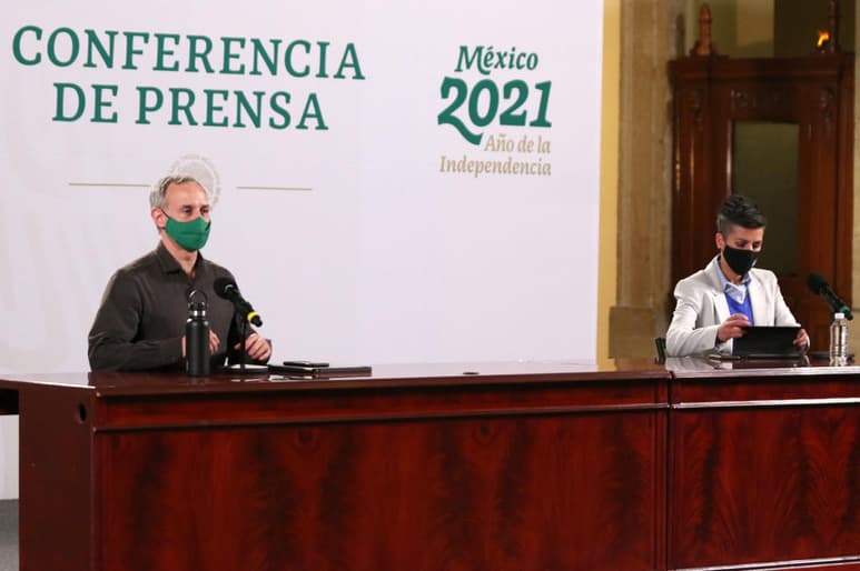 México recibirá este sábado las primeras 200,000 dosis de la vacuna Coronavac contra la COVID-19, de la empresa china Sinovac, aunque la llegada de la vacuna rusa Sputnik V, prevista para el fin de semana, se retrasará al próximo lunes, informó este viernes el estratega contra la pandemia, Hugo López-Gatell. (EL UNIVERSAL)