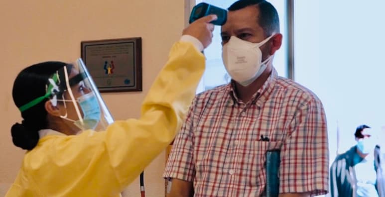 Se mantienen las medidas preventivas al interior de las clínicas del Seguro Social a fin de evitar nuevos casos de COVID-19.