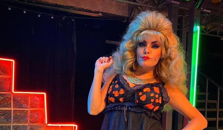 Personaje. En Mentiras, el musical; Lorena de la Garza encarna a 'Yuri'. (INSTAGRAM) 