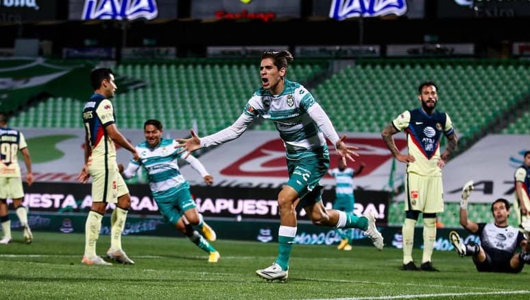 La forma de contratar jugadores o de planear un partido ha cambiado considerablemente. (ESPECIAL)
