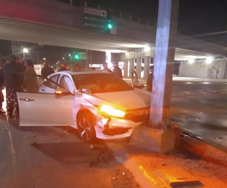 El reporte sobre el accidente se recibió en el sistema estatal de emergencias 911, cerca de las 5:30 de la mañana de este sábado.
(EL SIGLO DE TORREÓN)