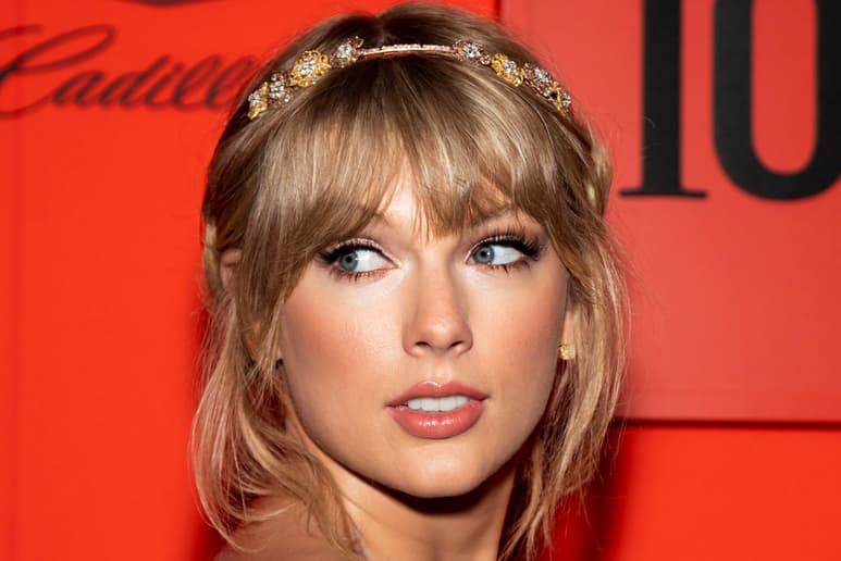 Taylor Swiftestá bloqueando a toda esta gente de su antigua disquera y a quien tenga sus másters pasados. (ARCHIVO)