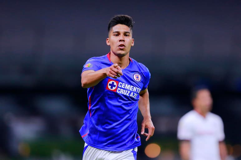 Guillermo Fernández del Cruz Azul en festejo despues de anotar el tercer gol de su equipo durante el juego de la jornada 7 del Torneo Guard1anes Clausura 2021 de la Liga BBVA MX en el Estadio Azteca el 20 de Febrero de 2021 en Ciudad de Mexico, Mexico. (Foto: Mauricio Salas/JAM MEDIA)