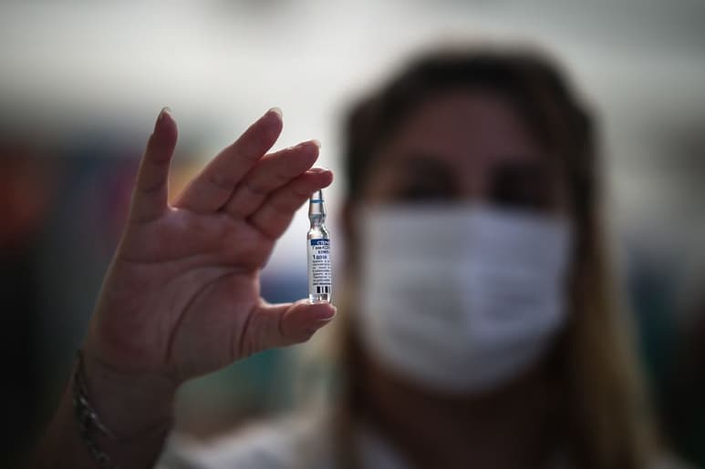 En su carta de renuncia, González García, exministro de Salud, alegó que hubo un 'malentendido'. (ARCHIVO)
