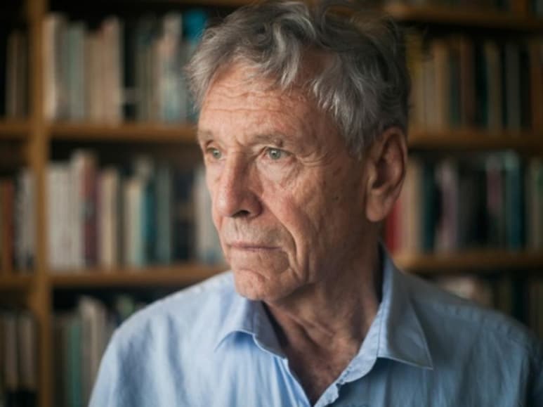 Galia, la hija de Amos Oz, fallecido en 2018, publicó hoy una autobiografía en la que denuncia 'maltrato físico y mental continúo' del afamado escritor israelí, conocido también por su activismo por la paz. (Especial)