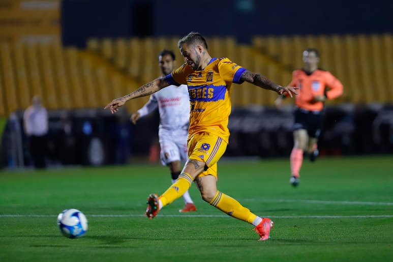Nicolás López anotó dos tantos para los Tigres, en el triunfo de su equipo 3-2 sobre los Xolos. (JAM MEDIA)