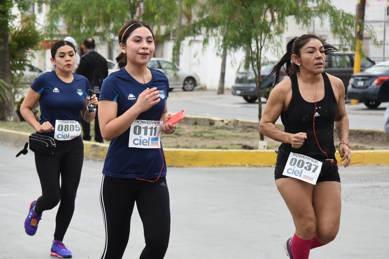 La recomendación es correr de manera individual o con sana distancia. (ARCHIVO)